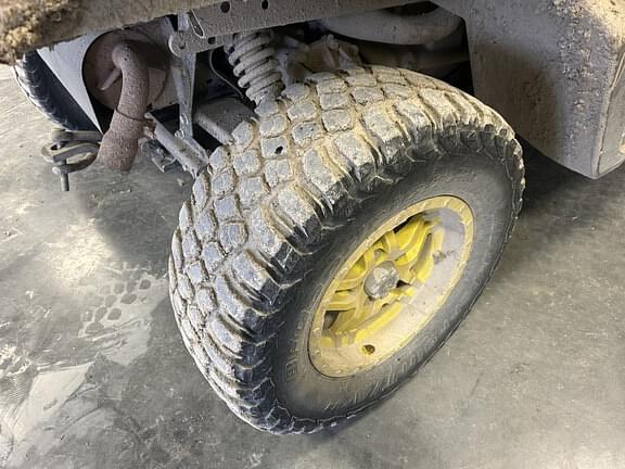 Image of John Deere XUV 835R equipment image 4
