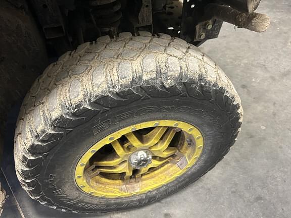 Image of John Deere XUV 835R equipment image 3