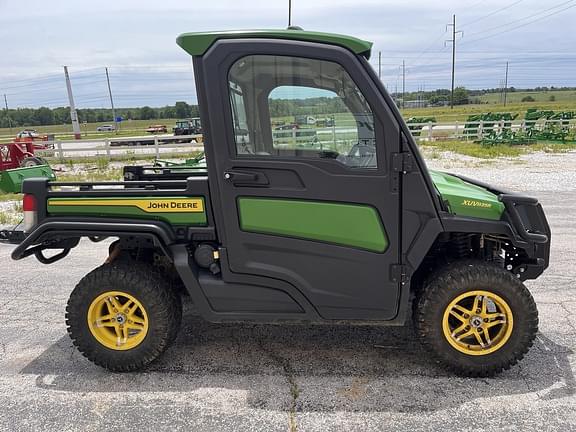 Image of John Deere XUV 835R equipment image 4