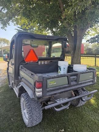 Image of John Deere XUV 835R equipment image 1