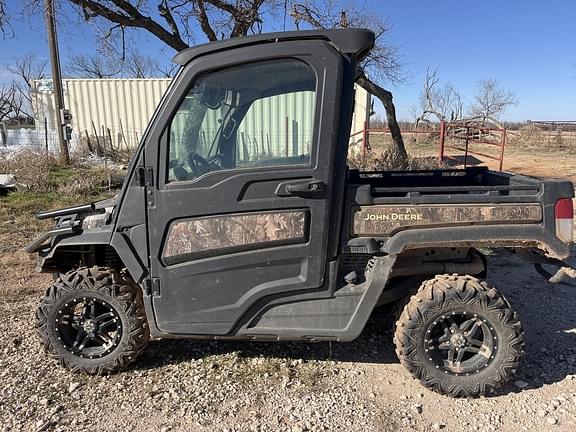 Image of John Deere XUV 835R equipment image 2