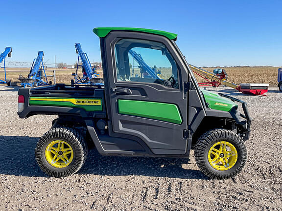 Image of John Deere XUV 835R equipment image 3