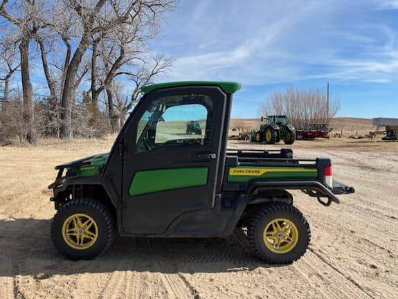 Image of John Deere XUV 835R Primary image