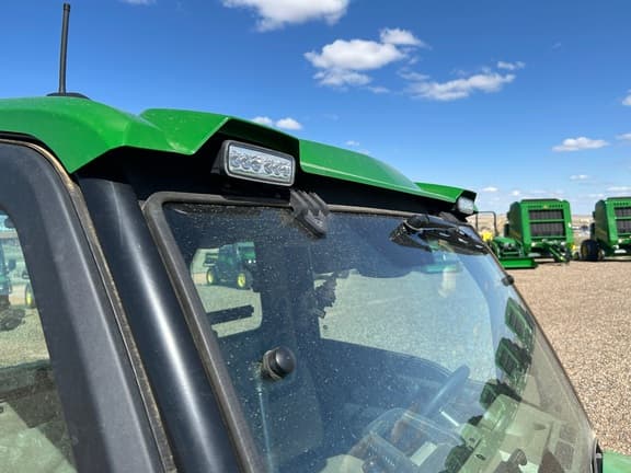 Image of John Deere XUV 835R equipment image 4