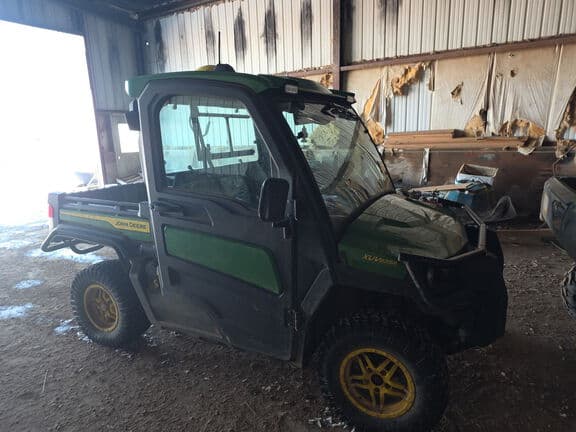 Image of John Deere XUV 835R equipment image 1