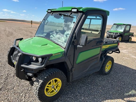 Image of John Deere XUV 835R equipment image 2