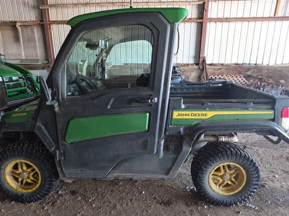 Image of John Deere XUV 835R Primary Image