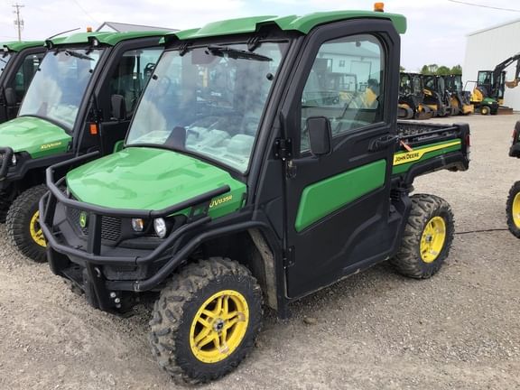 2022 John Deere XUV 835R Equipment Image0