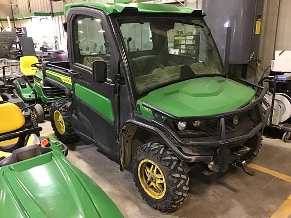 Image of John Deere XUV 835R Primary image