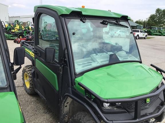 Image of John Deere XUV 835R equipment image 3