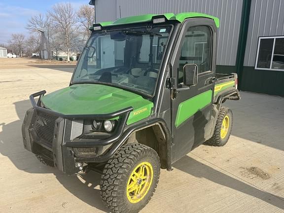 Image of John Deere XUV 835R equipment image 1
