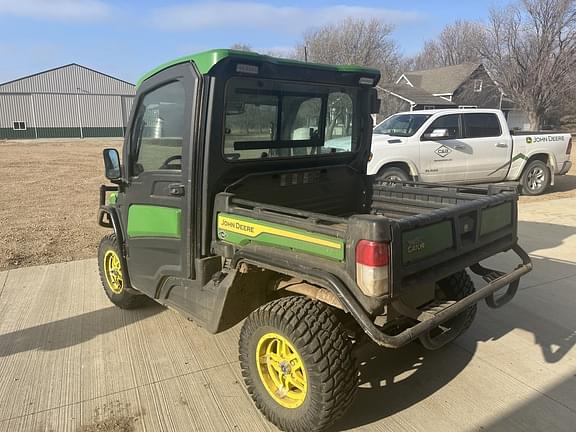 Image of John Deere XUV 835R equipment image 4