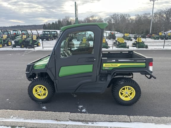 Image of John Deere XUV 835R equipment image 2