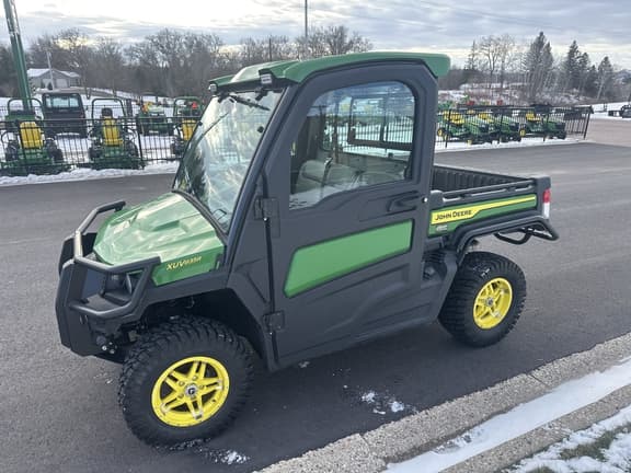 Image of John Deere XUV 835R equipment image 1