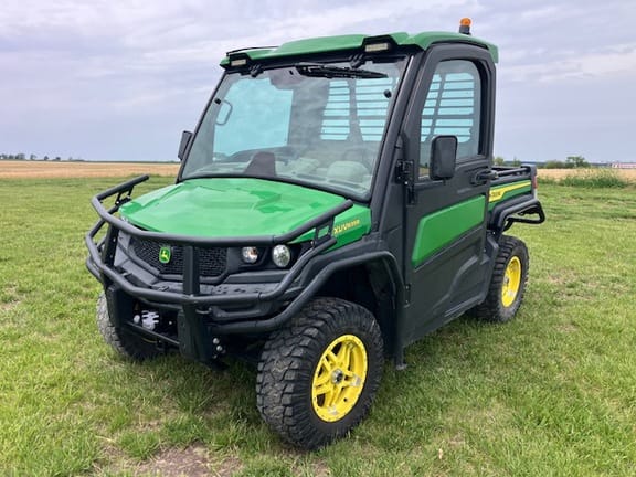 2022 John Deere XUV 835R Equipment Image0