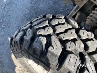 Image of John Deere XUV 835R equipment image 4