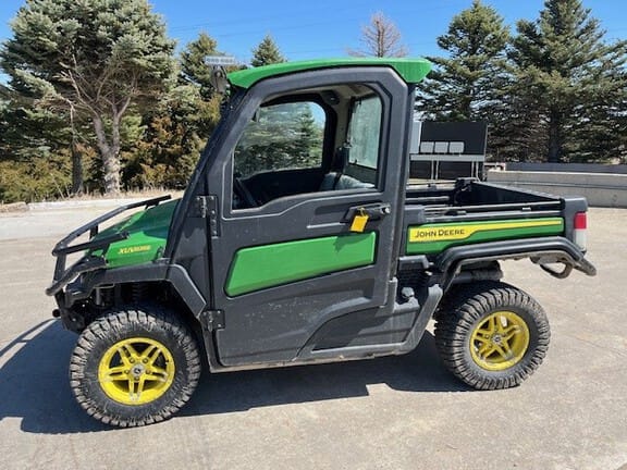 2022 John Deere XUV 835R Equipment Image0