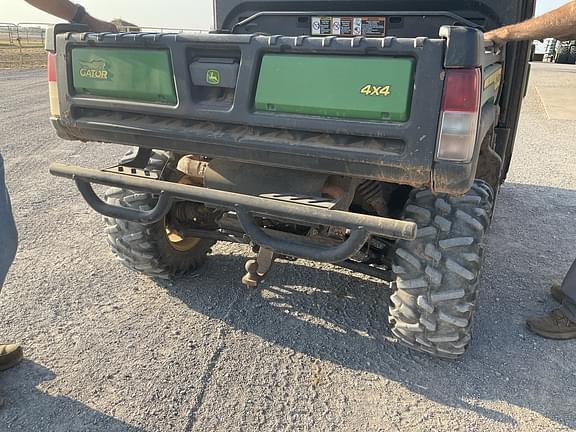 Image of John Deere XUV 835R equipment image 3