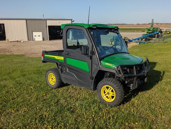 Image of John Deere XUV 835R equipment image 4