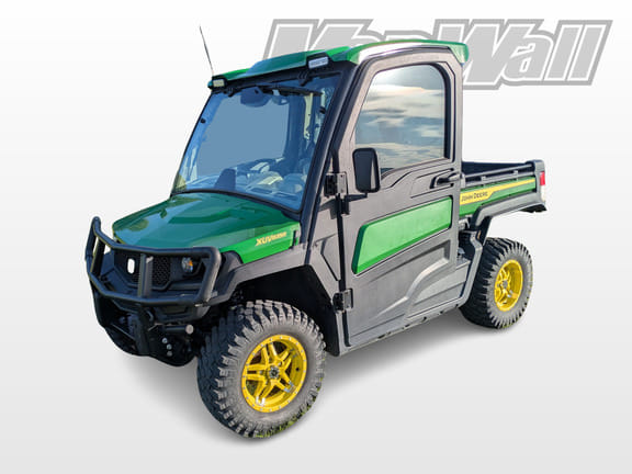 2022 John Deere XUV 835R Equipment Image0