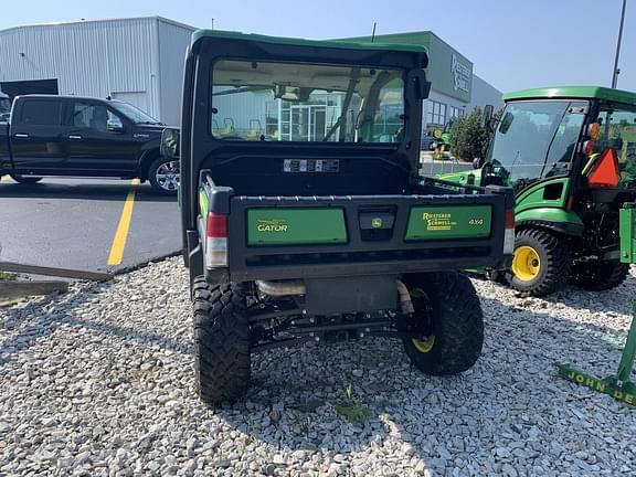 Image of John Deere XUV 835R equipment image 3