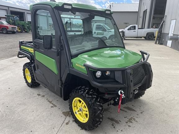 Image of John Deere XUV 835R equipment image 1