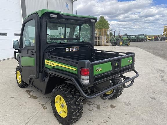 Image of John Deere XUV 835R equipment image 2