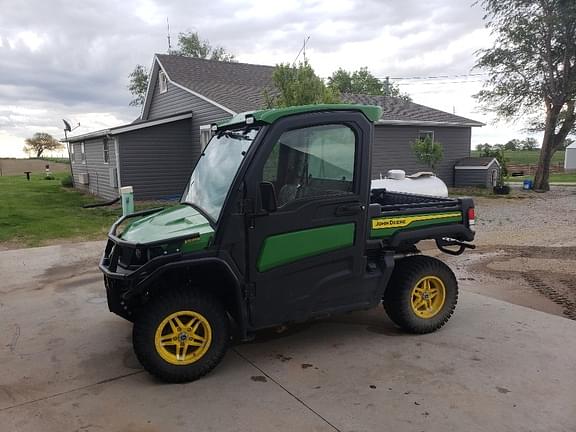 Image of John Deere XUV 835R equipment image 1