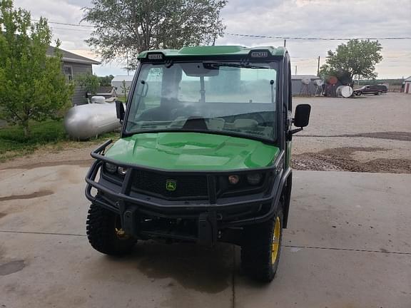 Image of John Deere XUV 835R equipment image 1