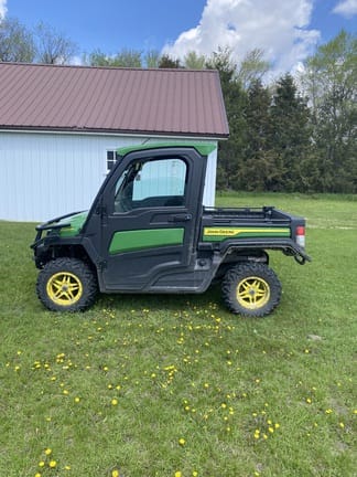 Main image John Deere XUV 835R
