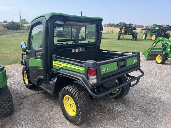 Image of John Deere XUV 835R equipment image 4