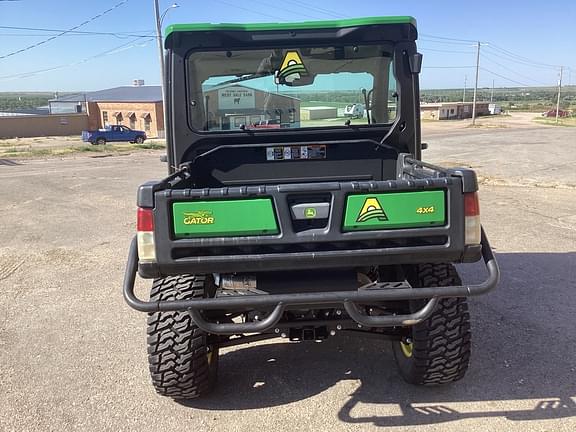 Image of John Deere XUV 835R equipment image 4