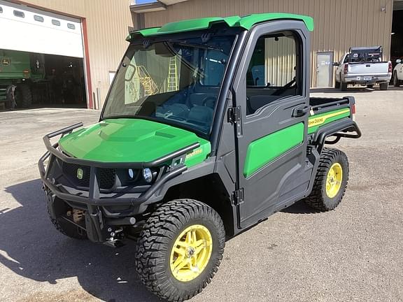 Image of John Deere XUV 835R equipment image 2