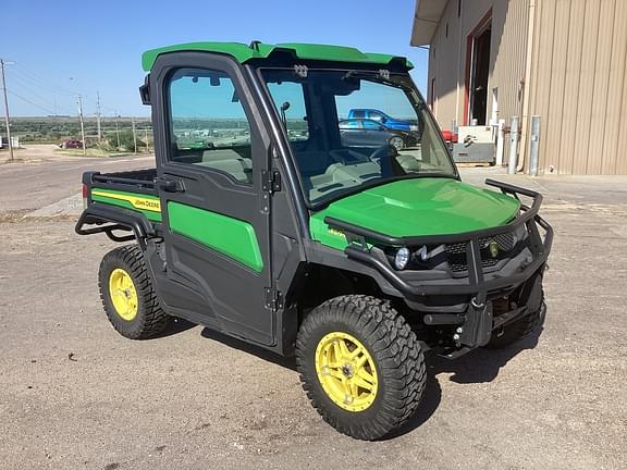 Image of John Deere XUV 835R Primary image