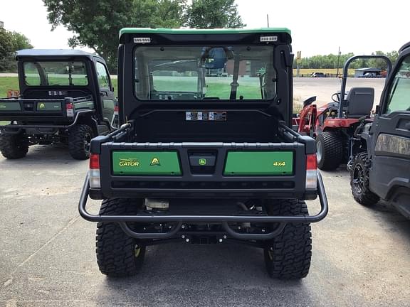 Image of John Deere XUV 835R equipment image 3