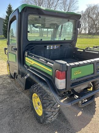 Image of John Deere XUV 835R equipment image 3