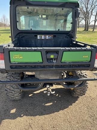Image of John Deere XUV 835R equipment image 4