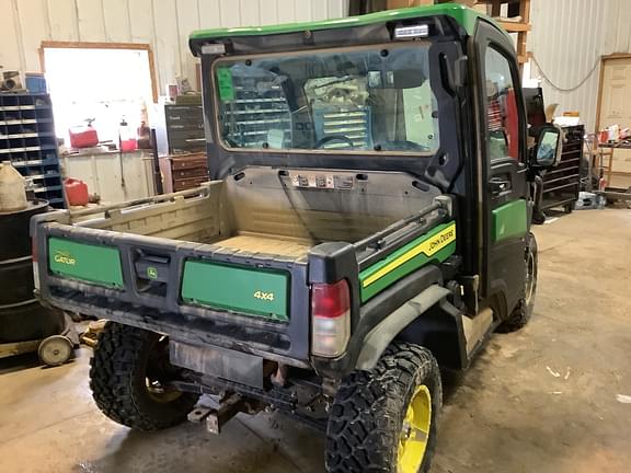 Image of John Deere XUV 835R equipment image 2