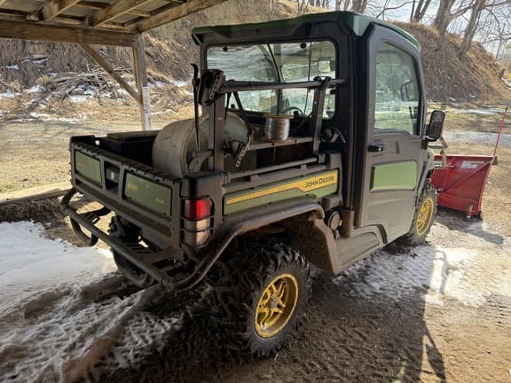 Image of John Deere XUV 835R equipment image 4