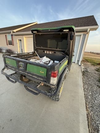 Image of John Deere XUV 835R equipment image 2