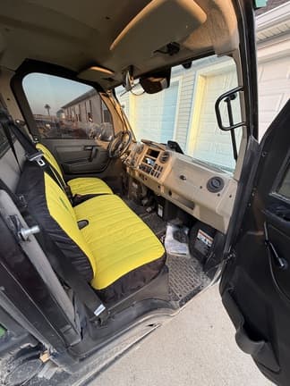 Image of John Deere XUV 835R equipment image 1