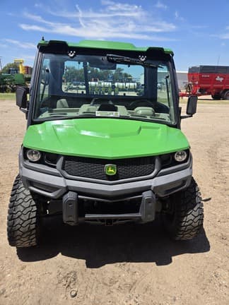 Image of John Deere XUV 835R equipment image 1