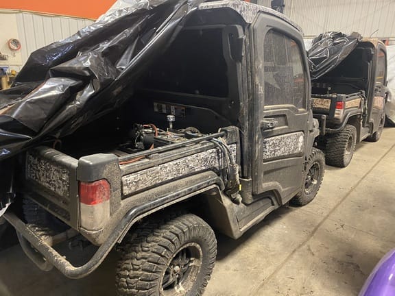 2022 John Deere XUV 835R Equipment Image0