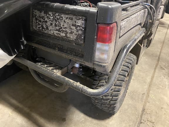 Image of John Deere XUV 835R equipment image 3