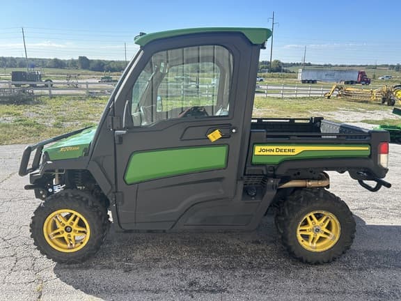 Image of John Deere XUV 835R Primary image