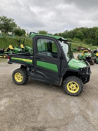 Image of John Deere XUV 835R Image 0