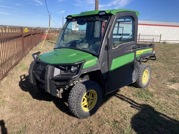 2022 John Deere XUV 835R Equipment Image0