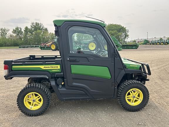Image of John Deere XUV 835R equipment image 3