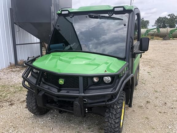 Image of John Deere XUV 835R equipment image 1