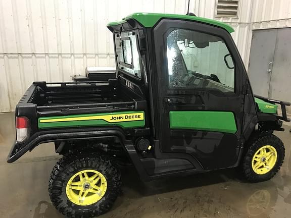 Image of John Deere XUV 835R equipment image 3